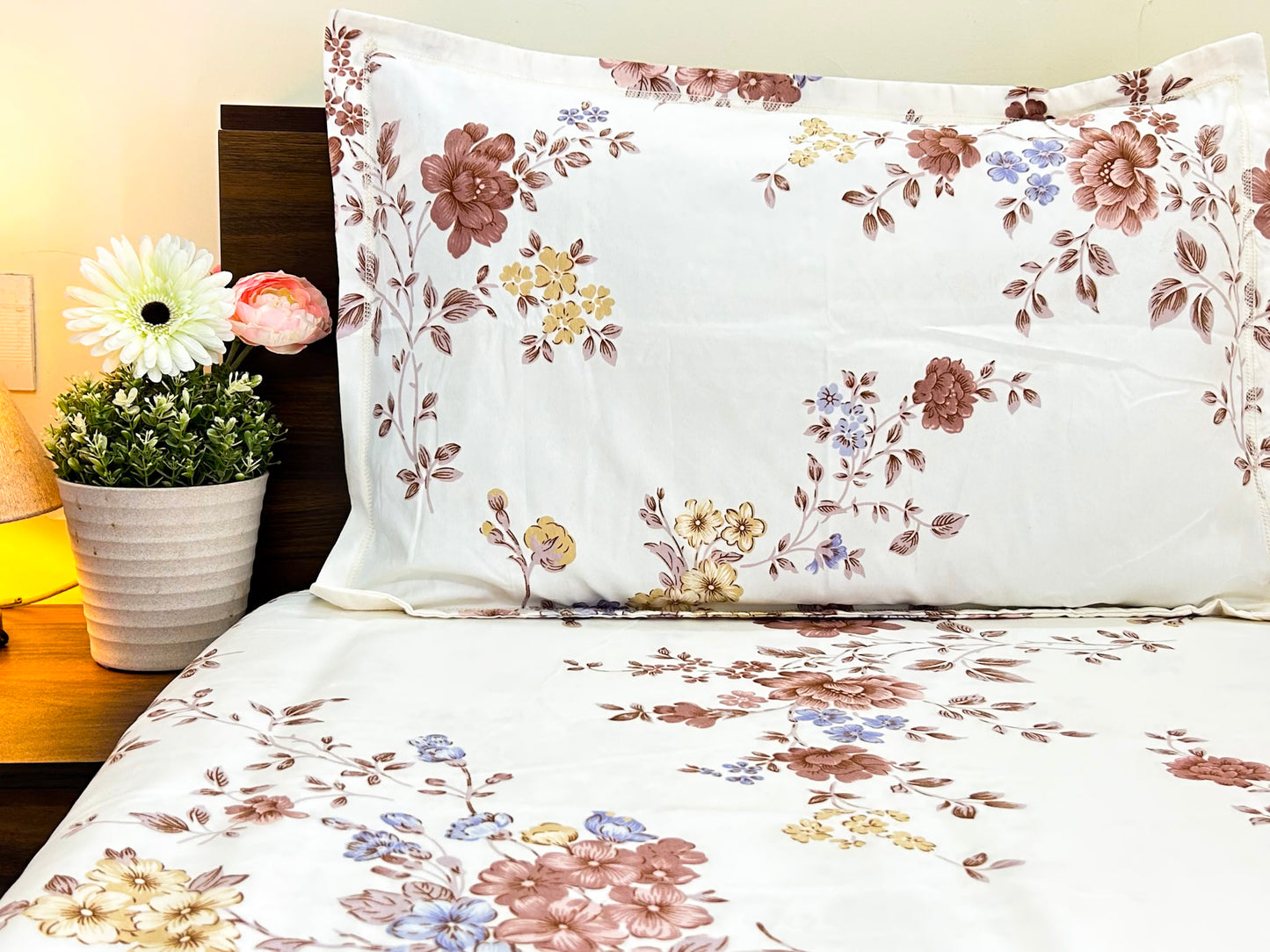 Vintage Petal – 350 TC Pure Cotton King Size Bedsheet with 2 Pillow Covers