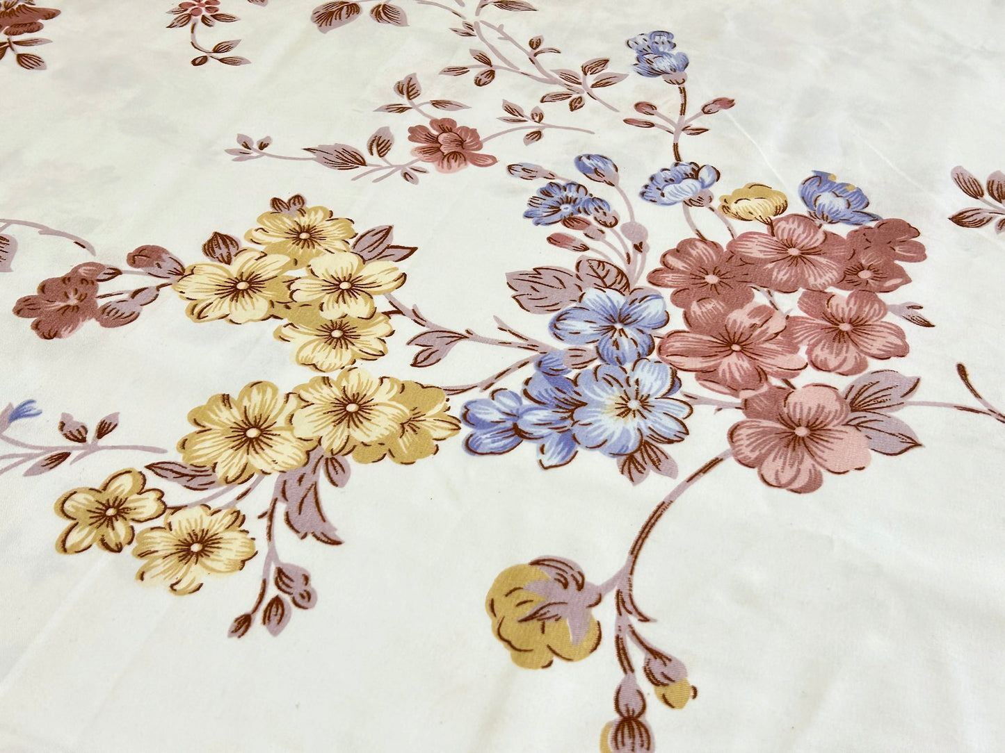 Vintage Petal – 350 TC Pure Cotton King Size Bedsheet with 2 Pillow Covers