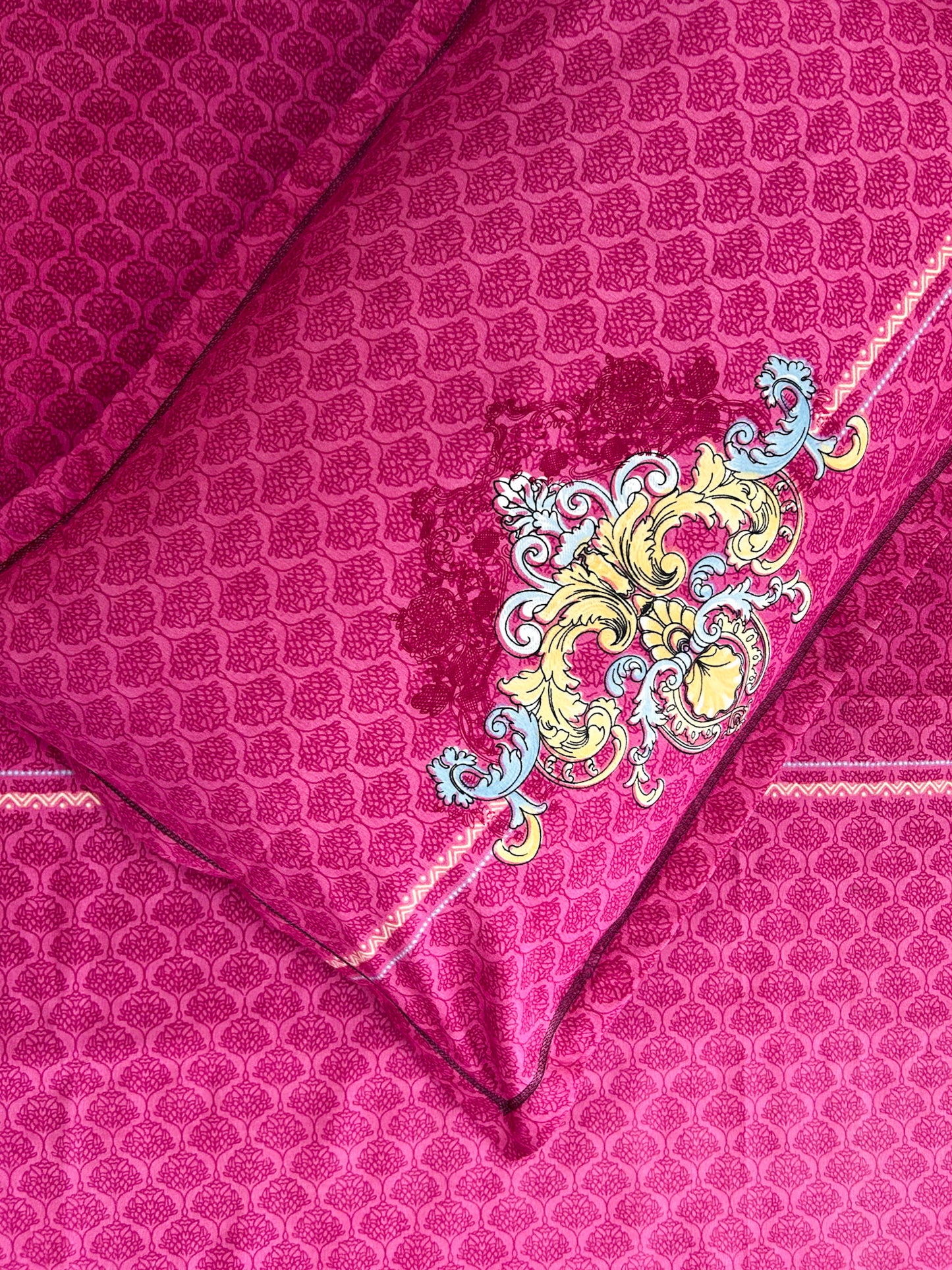 Royal Fuchsia – 350 TC Pure Cotton King Size Bedsheet with 2 Pillow Covers