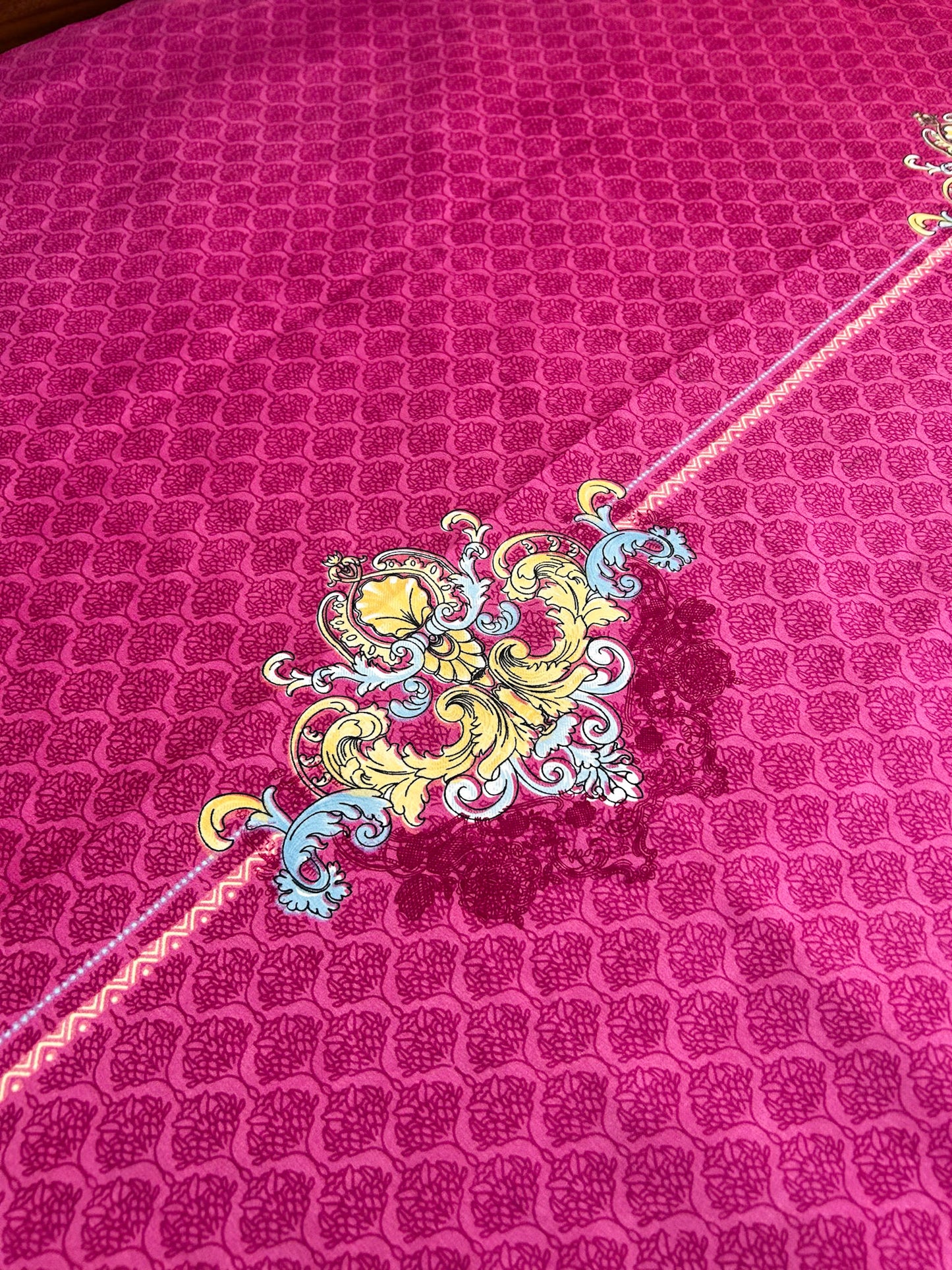 Royal Fuchsia – 350 TC Pure Cotton King Size Bedsheet with 2 Pillow Covers