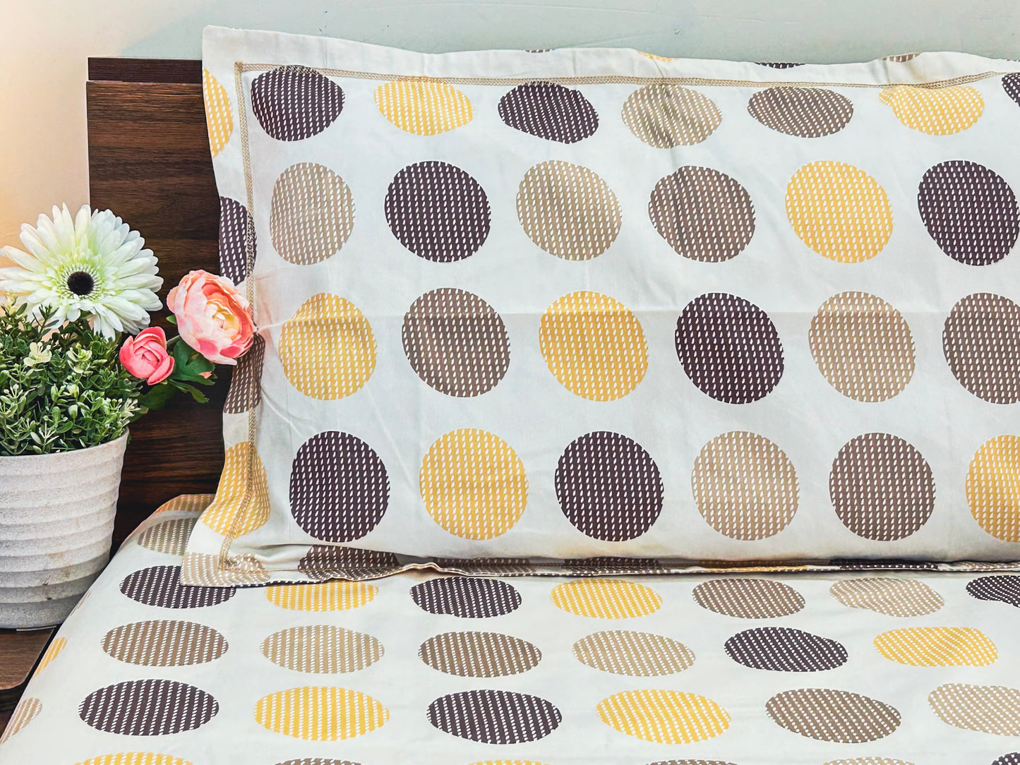 Golden Dusk – 350 TC Pure Cotton King Size Bedsheet with 2 Pillow Covers