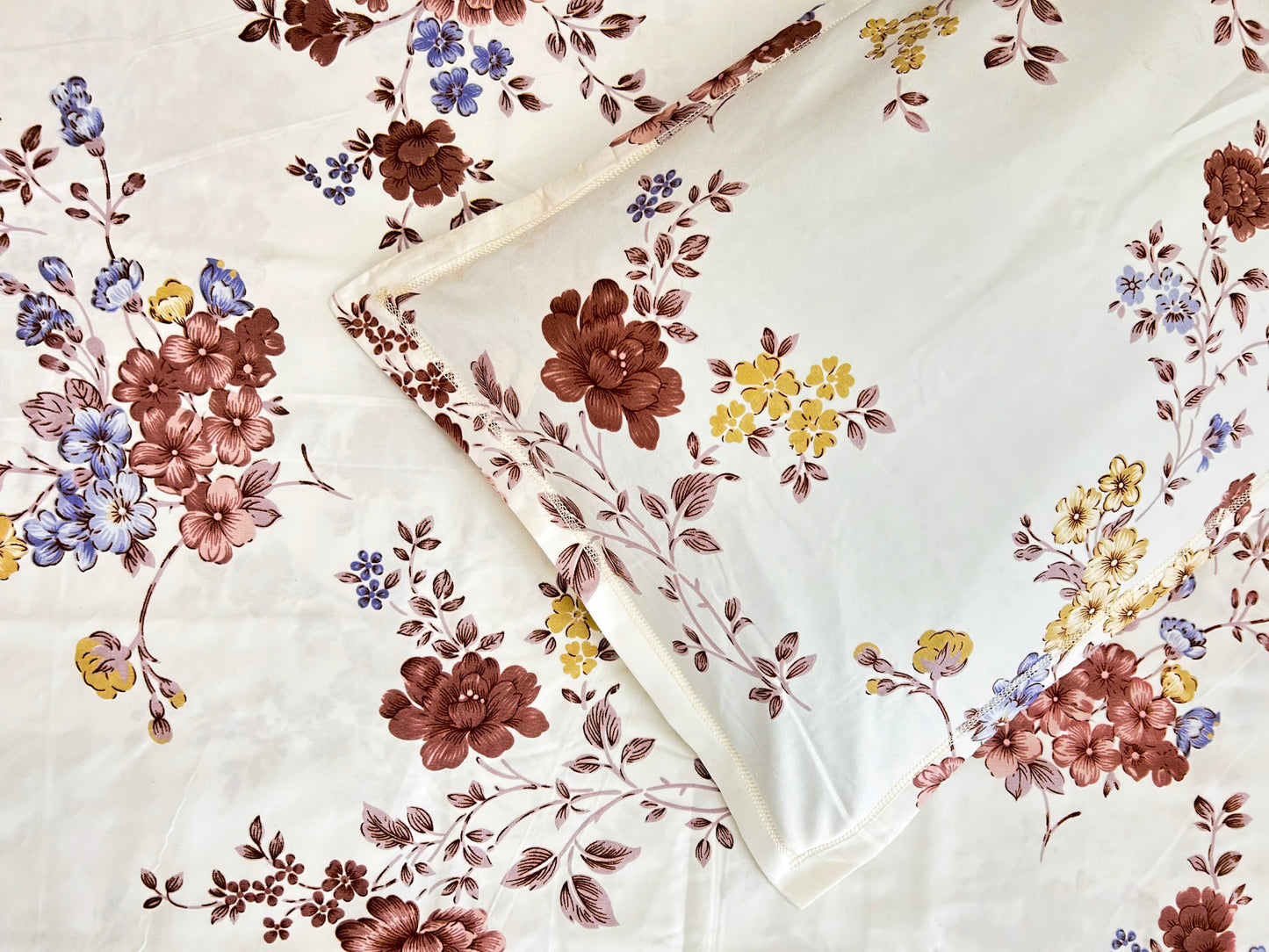 Vintage Petal – 350 TC Pure Cotton King Size Bedsheet with 2 Pillow Covers