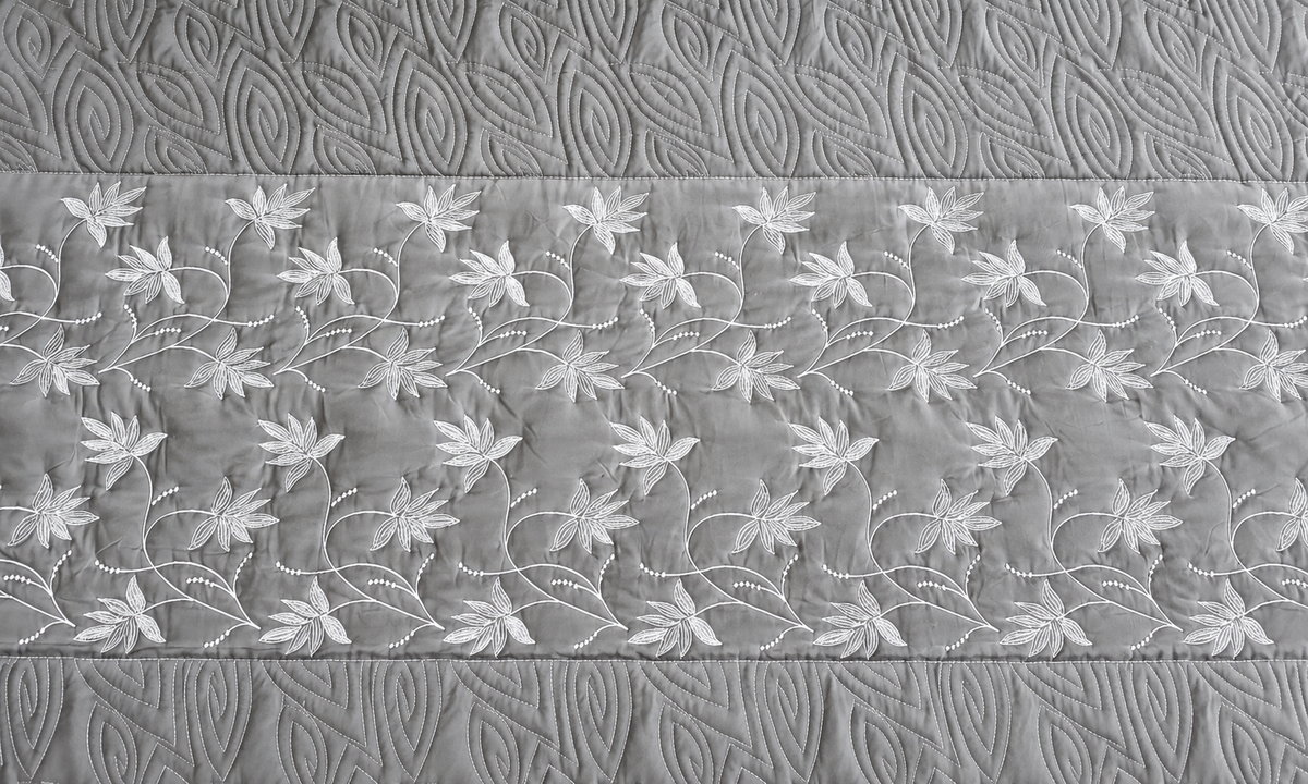 Gray Tufted Quilted Luxurious 5-piece Bedcover Set