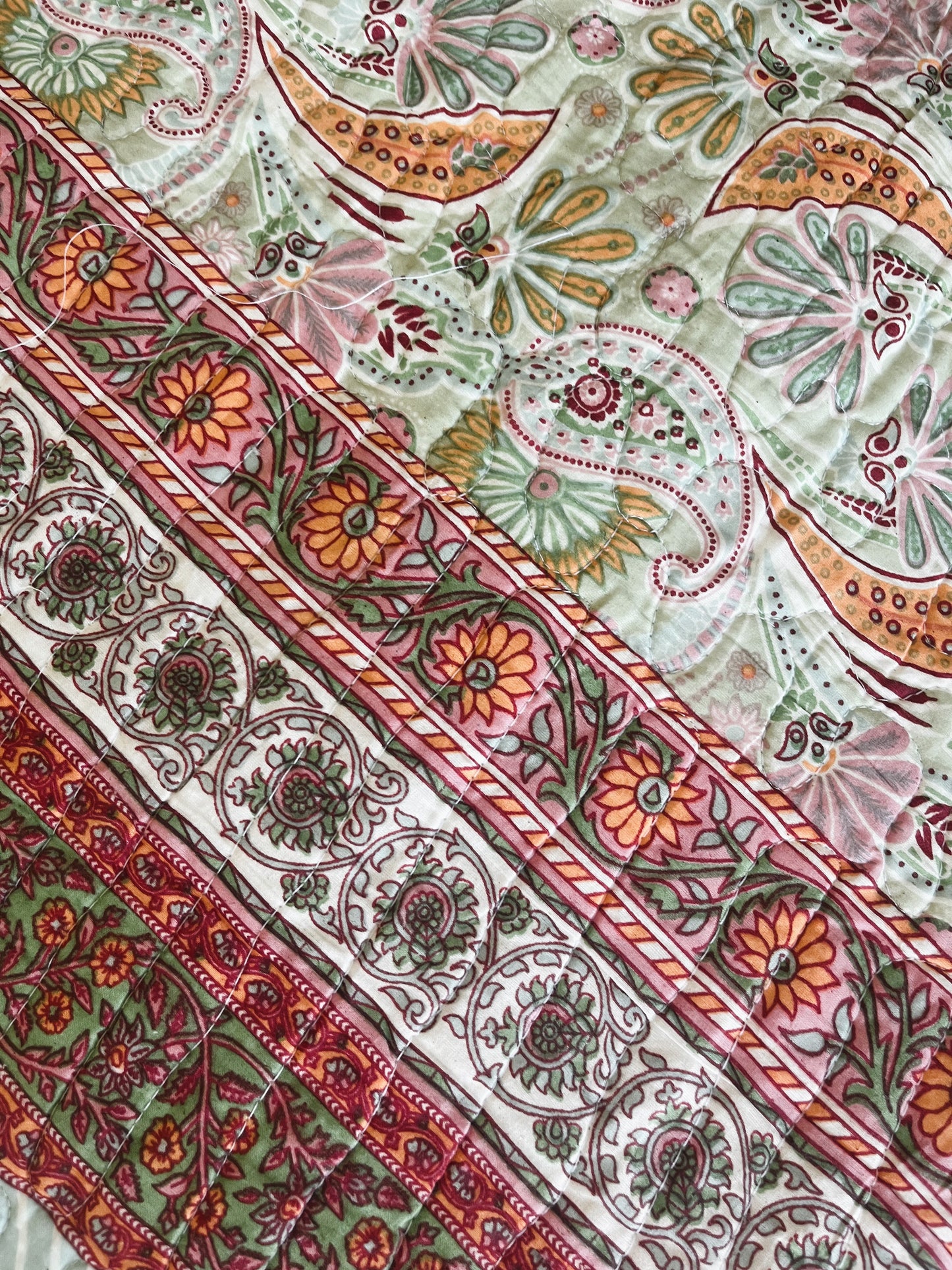 Paisley Elegance Mulmul Quilted Bedcover 4-Piece Set